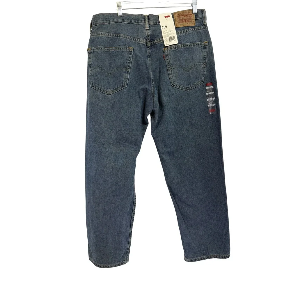 Levis 550 Relaxed Fit Tapered Leg Mens Blue Jeans 36x30 NWT Medium Wash (HH16)
